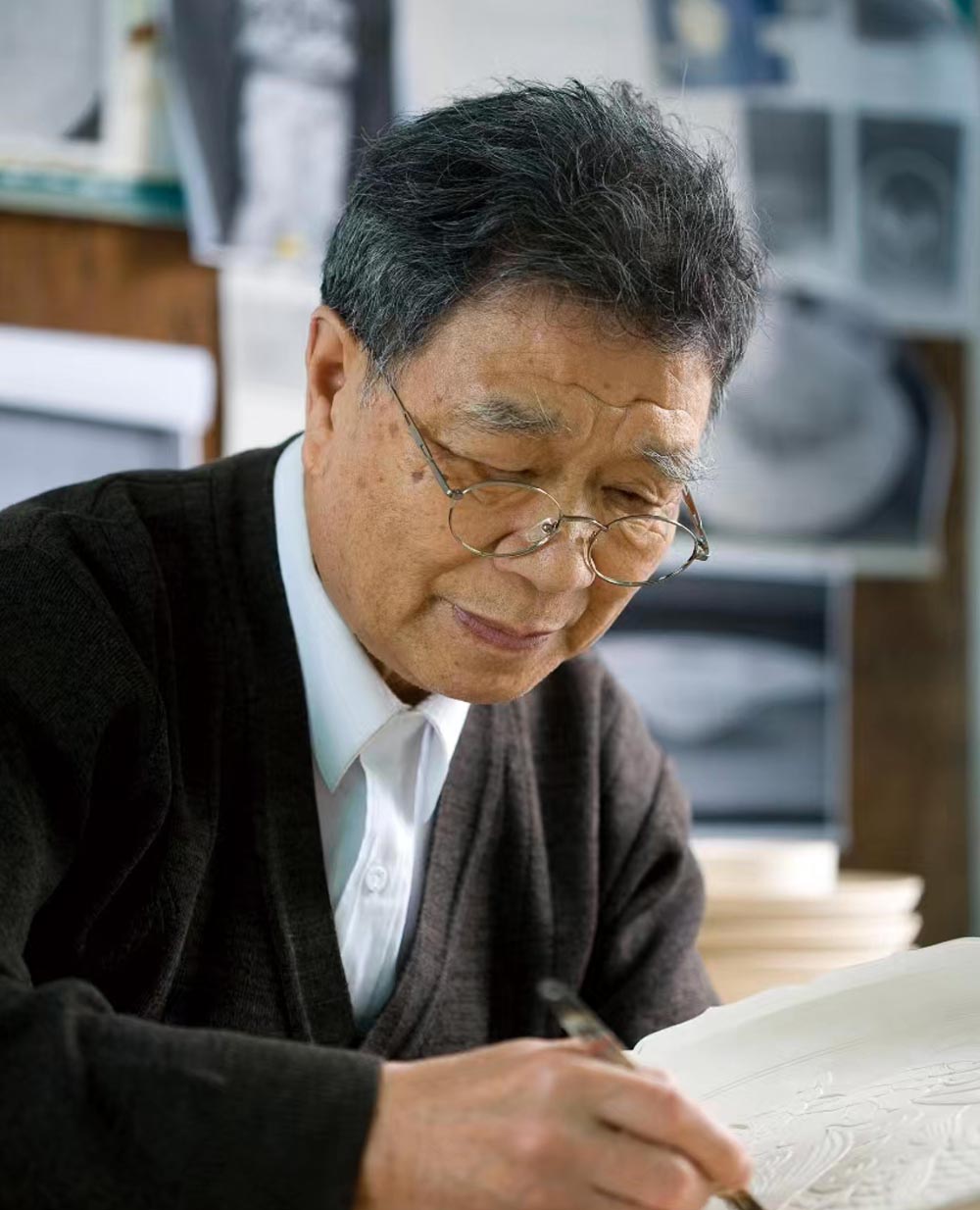 Customized by Master  Houwen Xia